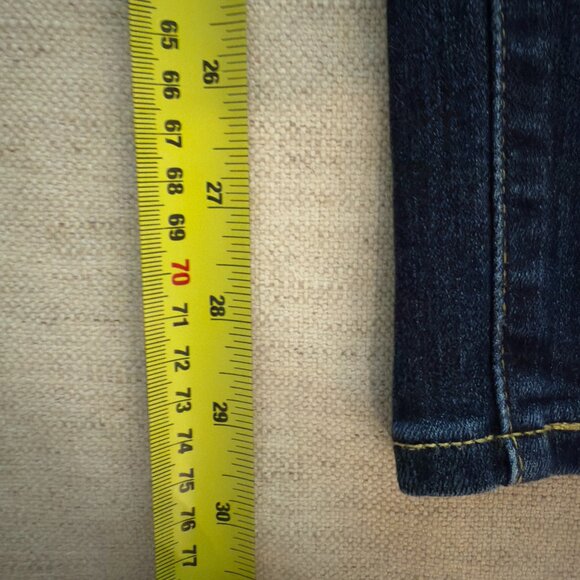 Two Pairs of Levi's Skinny Jeans (Sizes 28 & 29) - Picture 4 of 11
